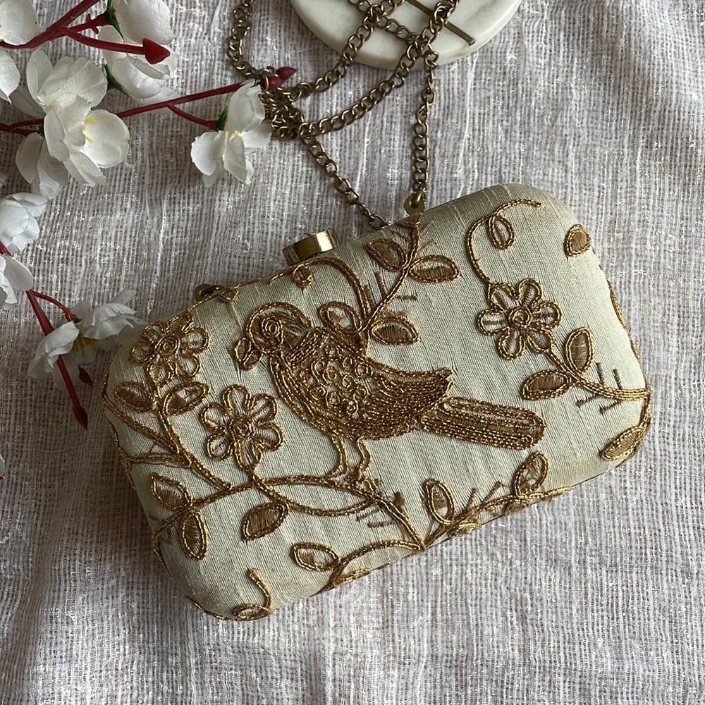 Embroidered clutch with sling - Picture 5 of 6